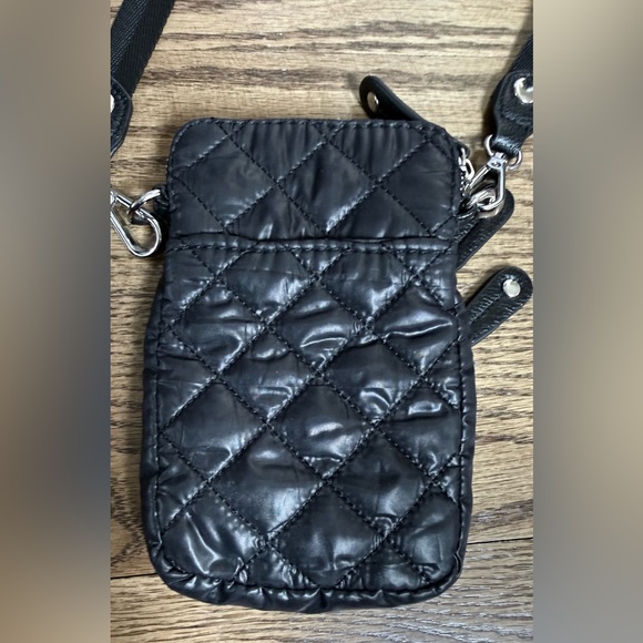 Sondra Roberts Black Quilted Crossbody Bag - Picture 5 of 6